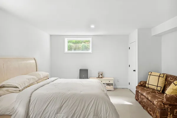 $187,500 | 289 South South Main Street, Southampton, NY 11968