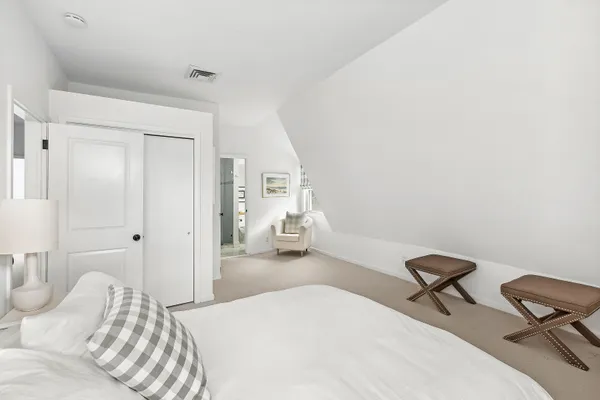 $187,500 | 289 South South Main Street, Southampton, NY 11968