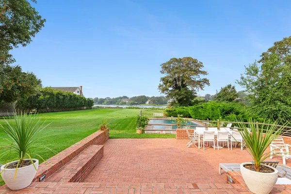 $187,500 | 289 South South Main Street, Southampton, NY 11968