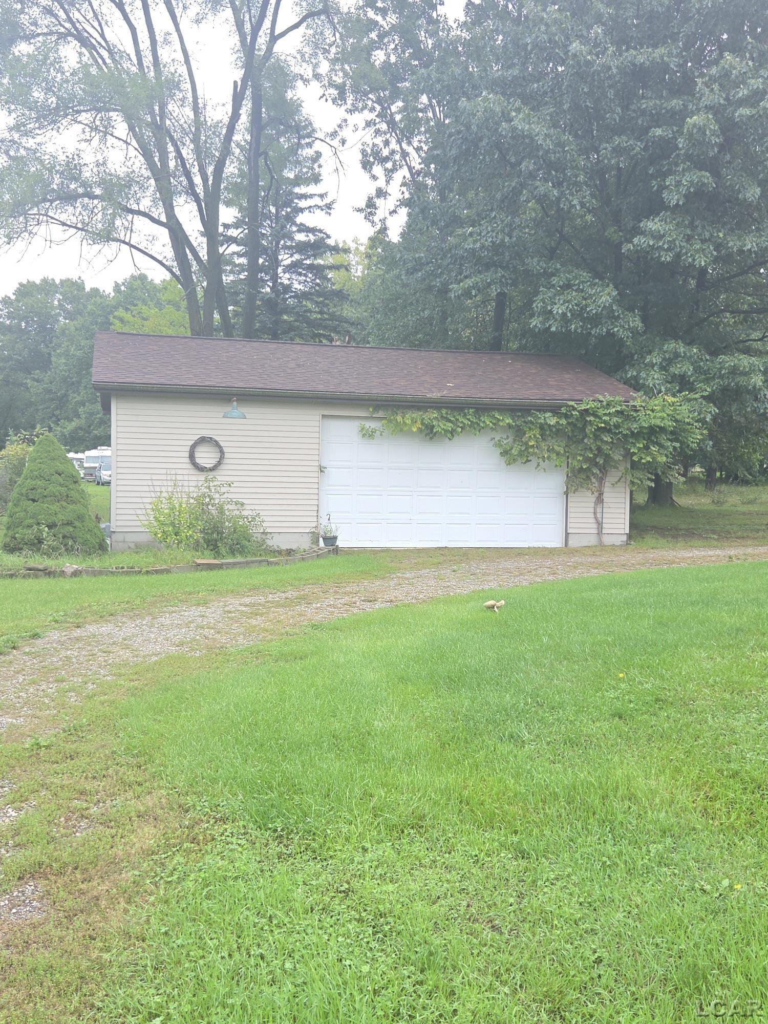 942 Munith Road Jackson, MI 49201 - Photo 2 of 50 50222367-10973b96-630d-423c-a6cd-62012748c669.JPG