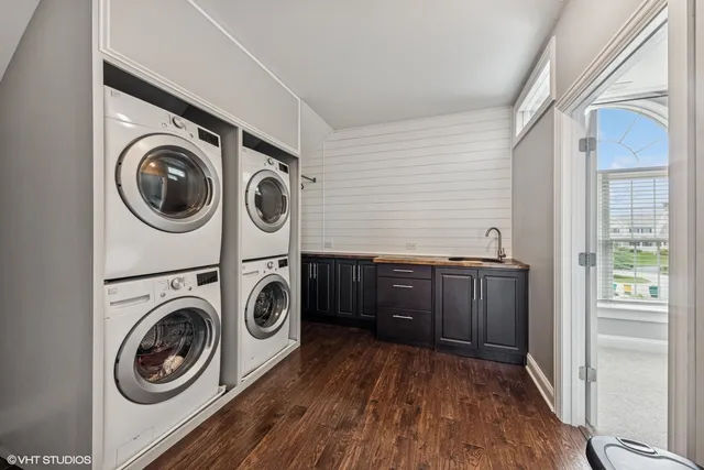 $869,999 | 8610 Steeple Court, Spring Grove, IL 60081