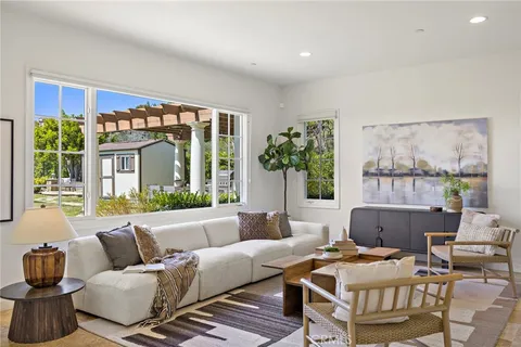 $8,950,000 | 28 Sandy Cove, Newport Coast, CA 92657