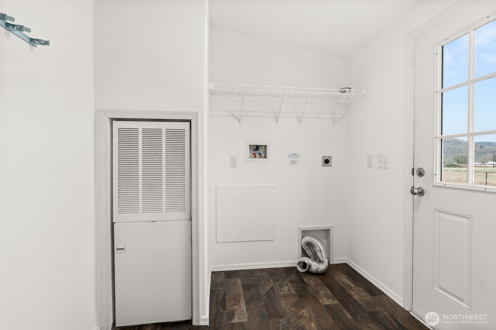 208 Mossyrock Road West Mossyrock, WA 98564 - Photo 17 of 26 a room with a bench and a window