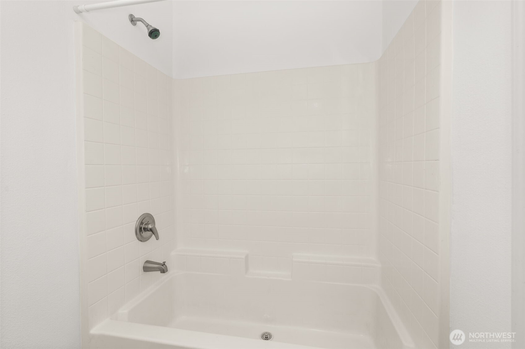 208 Mossyrock Road West Mossyrock, WA 98564 - Photo 23 of 26 a close up of a bathtub