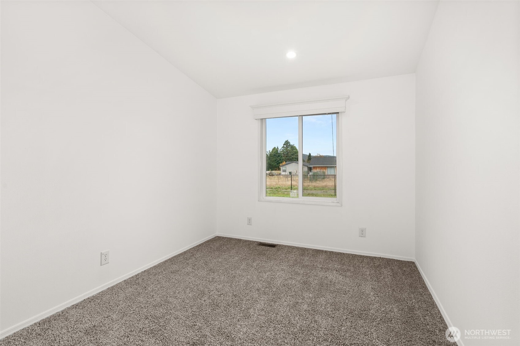 208 Mossyrock Road West Mossyrock, WA 98564 - Photo 24 of 26 an empty room with a window