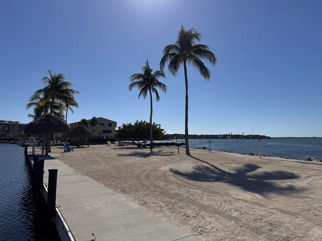 $3,500 | 88540 Overseas Highway, Unit 203, Tavernier, FL 33070