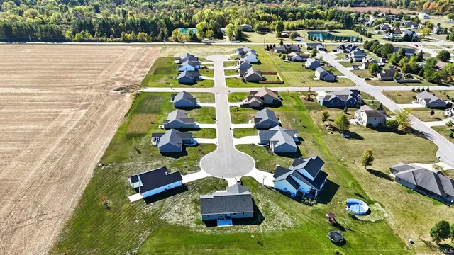 $324,900 | 451 Cottonwood Court, Markle, IN 46770