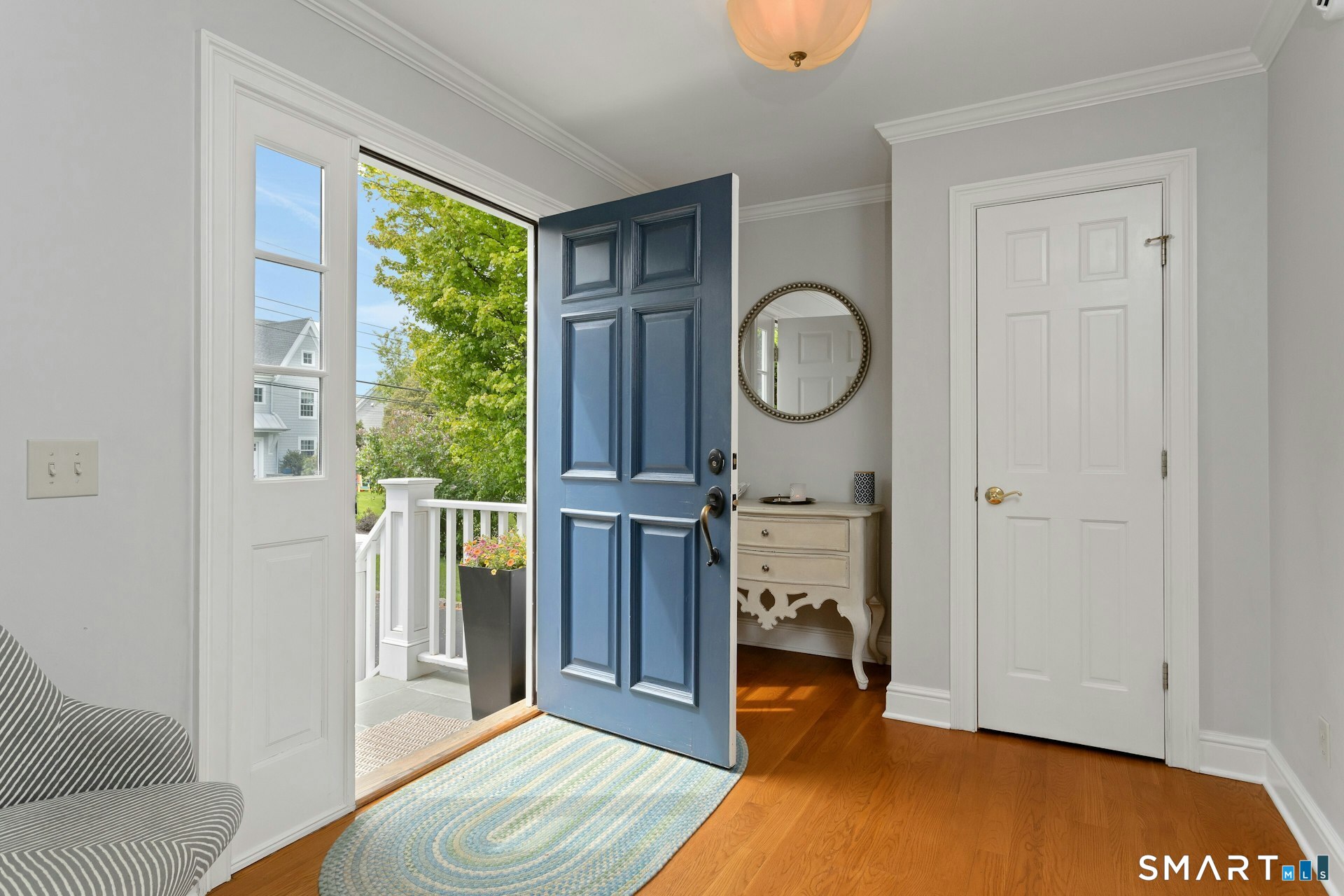 11 Walmsley Road Darien, CT 06820 - Photo 3 of 38
