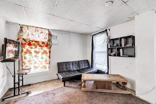 $270,000 | 827 North Broadway, Green Bay, WI 54303