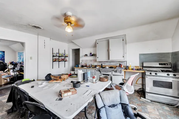 $270,000 | 827 North Broadway, Green Bay, WI 54303