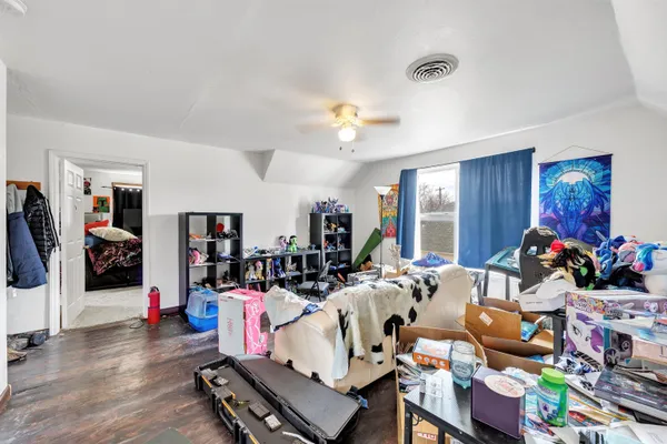 $270,000 | 827 North Broadway, Green Bay, WI 54303