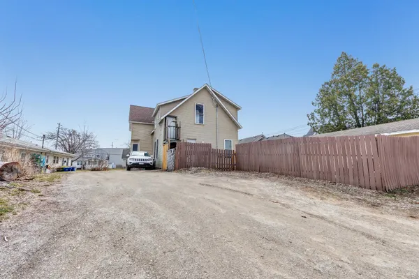 $270,000 | 827 North Broadway, Green Bay, WI 54303