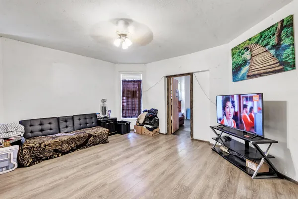 $270,000 | 827 North Broadway, Green Bay, WI 54303