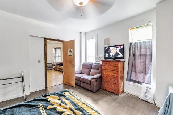 $270,000 | 827 North Broadway, Green Bay, WI 54303