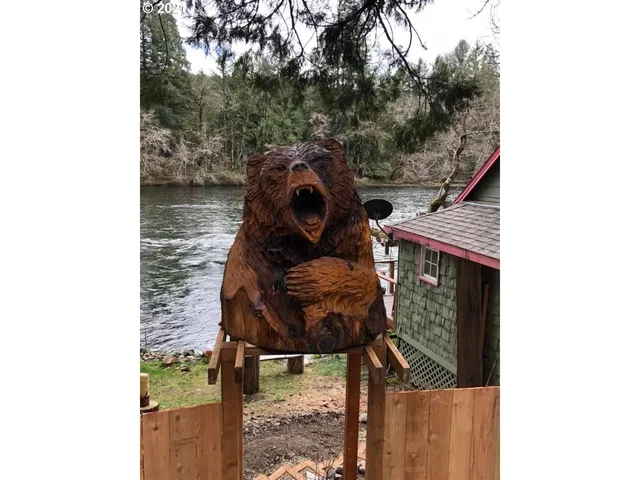 $109,000 | 49752 McKenzie Highway, Vida, OR 97488