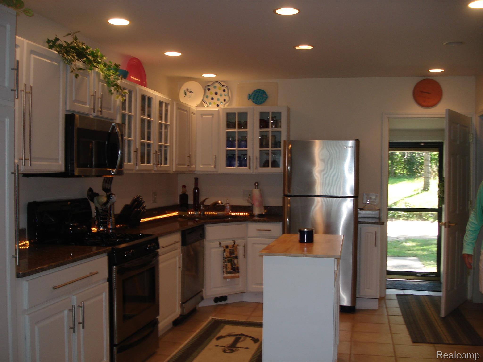 1473 Triangle Lake Road Howell, MI 48843 - Photo 3 of 19 Gallery Image 3