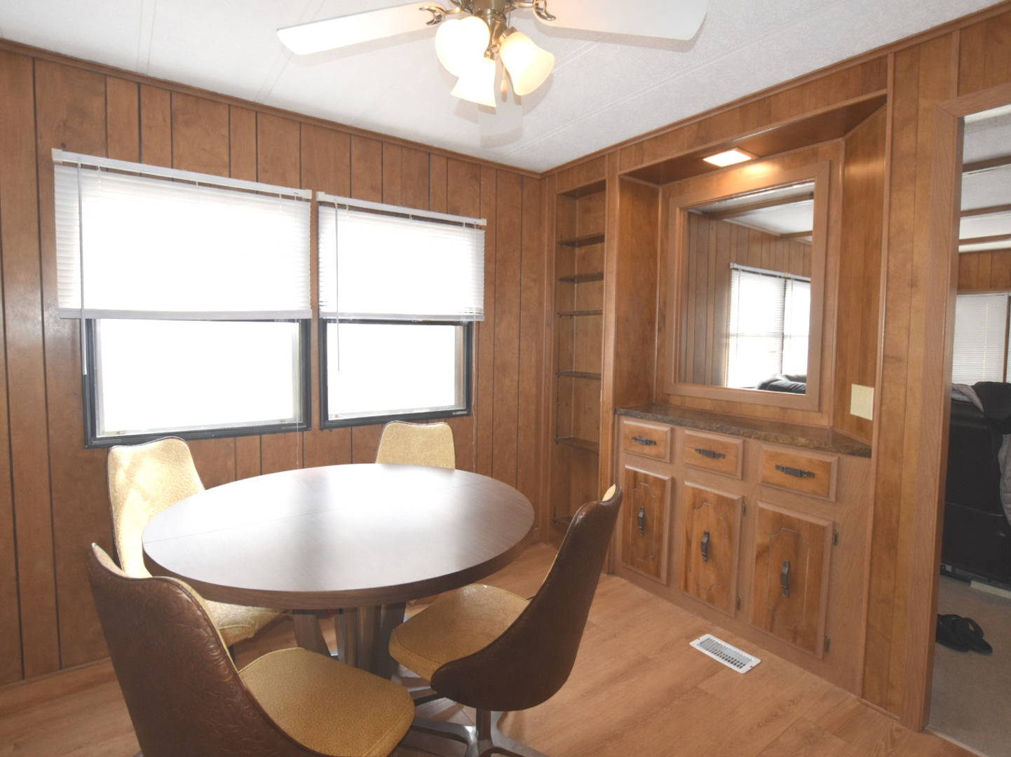 873 Victory Lane Justice, IL 60458 - Photo 8 of 15
