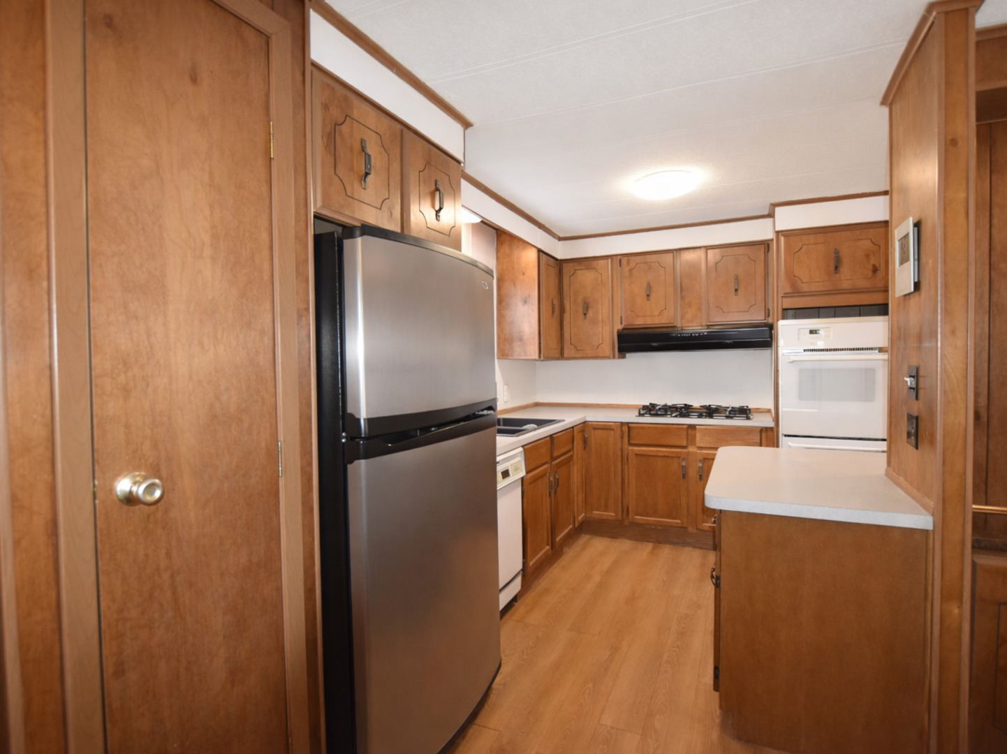 873 Victory Lane Justice, IL 60458 - Photo 9 of 15