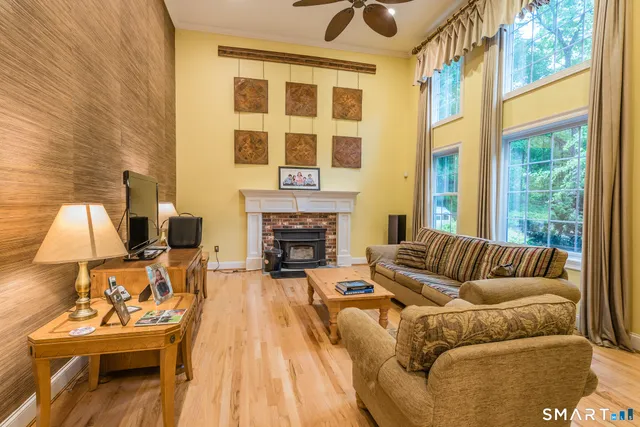 $6,000 | 17 Hallview Drive, Simsbury, CT 06070