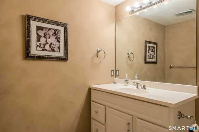 $6,000 | 17 Hallview Drive, Simsbury, CT 06070