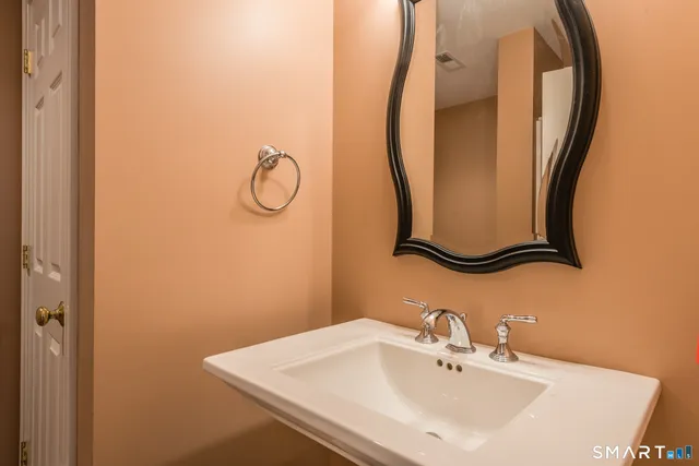 $6,000 | 17 Hallview Drive, Simsbury, CT 06070