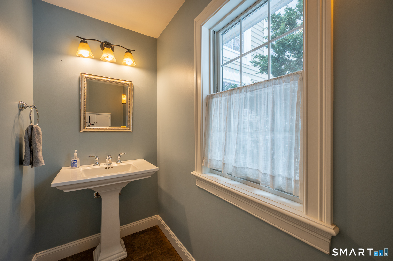 17 Hallview Drive Simsbury, CT 06070 - Photo 22 of 34