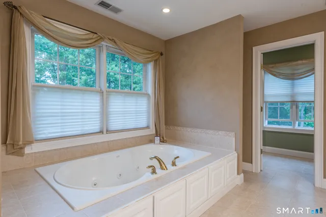 $6,000 | 17 Hallview Drive, Simsbury, CT 06070