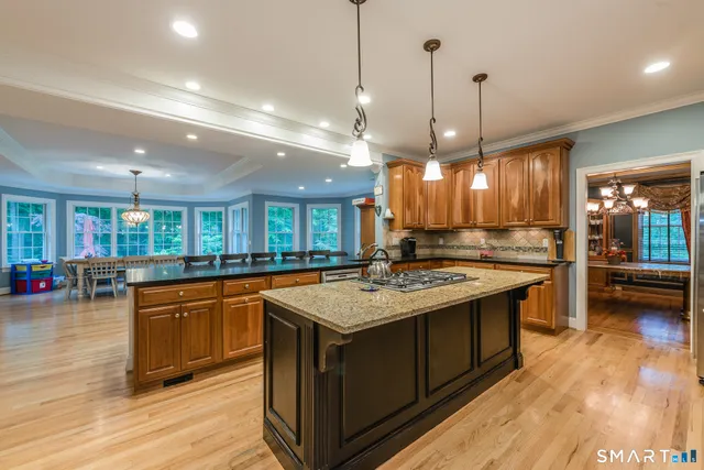 $6,000 | 17 Hallview Drive, Simsbury, CT 06070