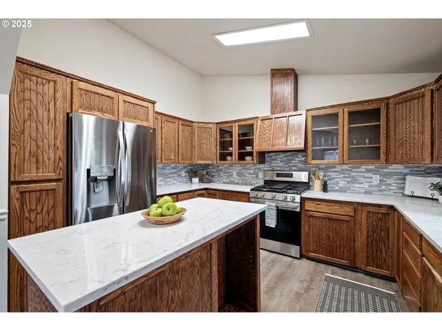 $699,900 | 280 Roan Drive, Eugene, OR 97401