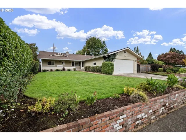 $699,900 | 280 Roan Drive, Eugene, OR 97401