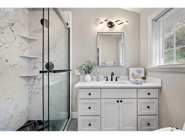 $699,900 | 280 Roan Drive, Eugene, OR 97401