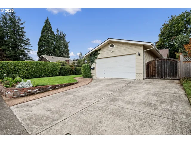 $699,900 | 280 Roan Drive, Eugene, OR 97401
