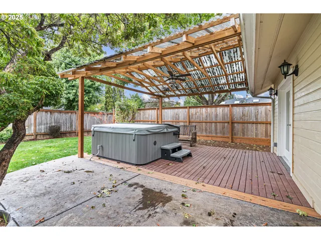 $699,900 | 280 Roan Drive, Eugene, OR 97401