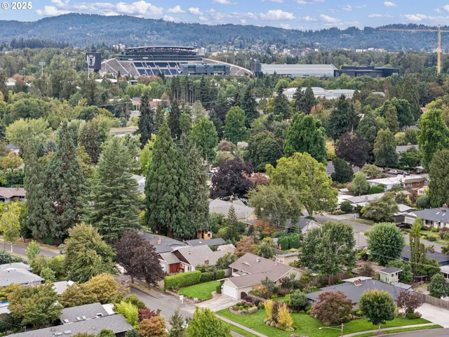 $699,900 | 280 Roan Drive, Eugene, OR 97401