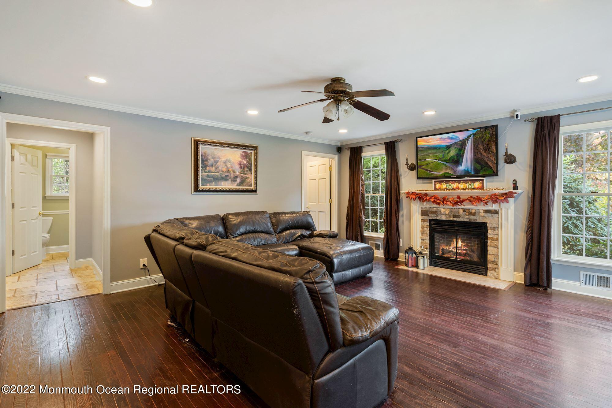 33 Wyckham Road Tinton Falls, NJ 07724 - Photo 15 of 41 015_33_WYCKHAM_ROAD_400419_748920