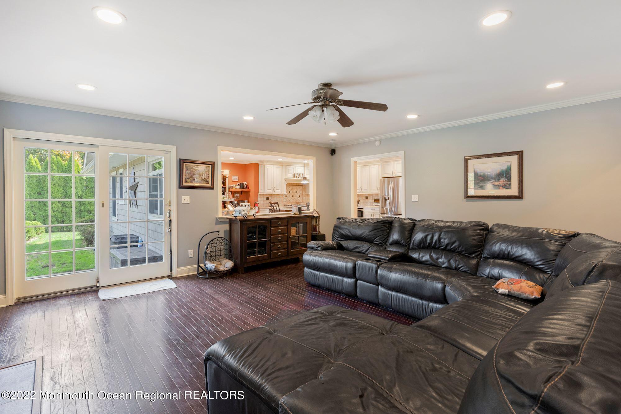 33 Wyckham Road Tinton Falls, NJ 07724 - Photo 16 of 41 016_33_WYCKHAM_ROAD_400419_748920