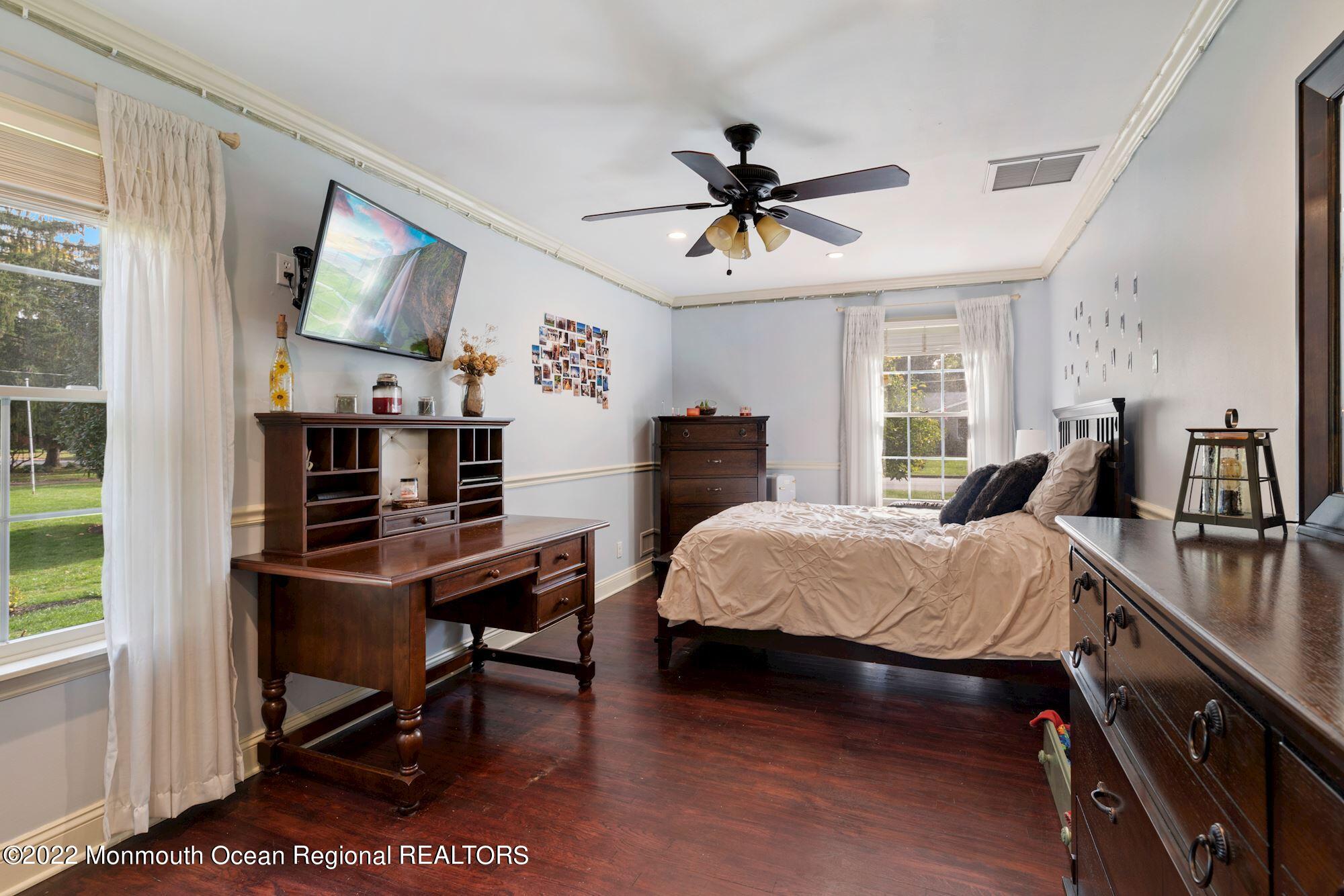 33 Wyckham Road Tinton Falls, NJ 07724 - Photo 26 of 41 026_33_WYCKHAM_ROAD_400419_748920