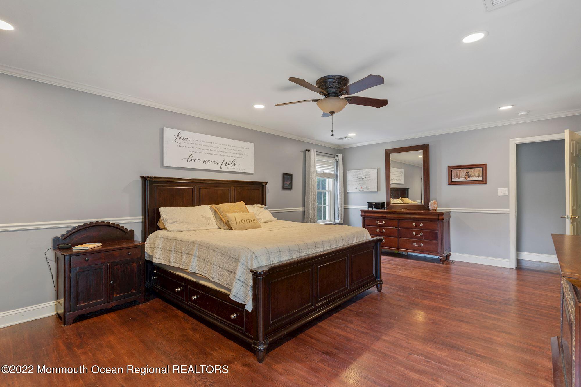 33 Wyckham Road Tinton Falls, NJ 07724 - Photo 30 of 41 030_33_WYCKHAM_ROAD_400419_748920