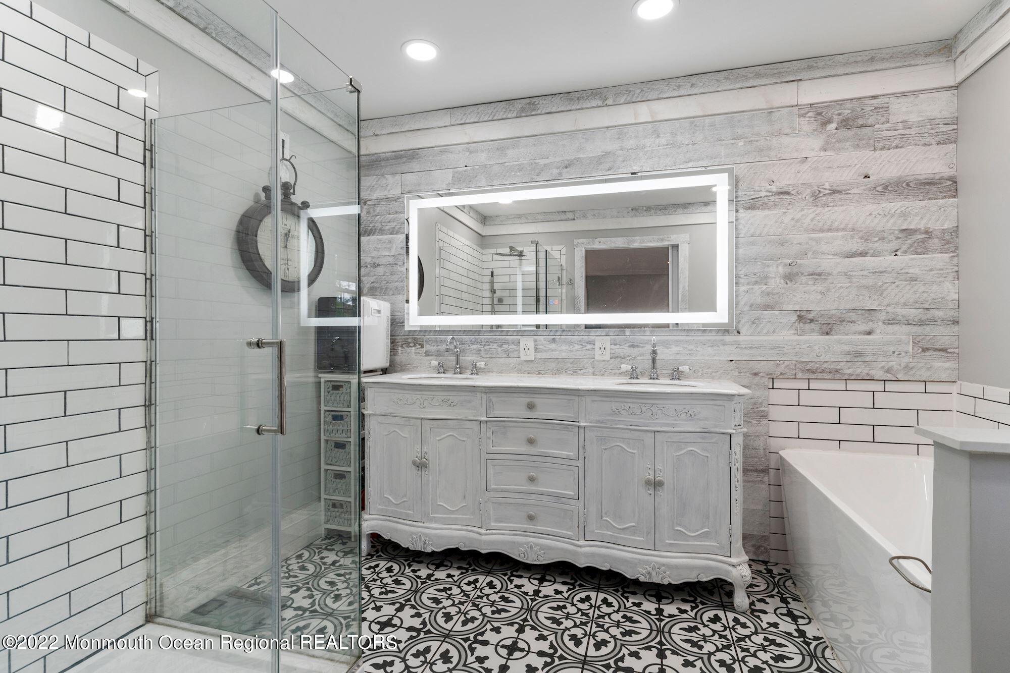 33 Wyckham Road Tinton Falls, NJ 07724 - Photo 34 of 41 034_33_WYCKHAM_ROAD_400419_748920