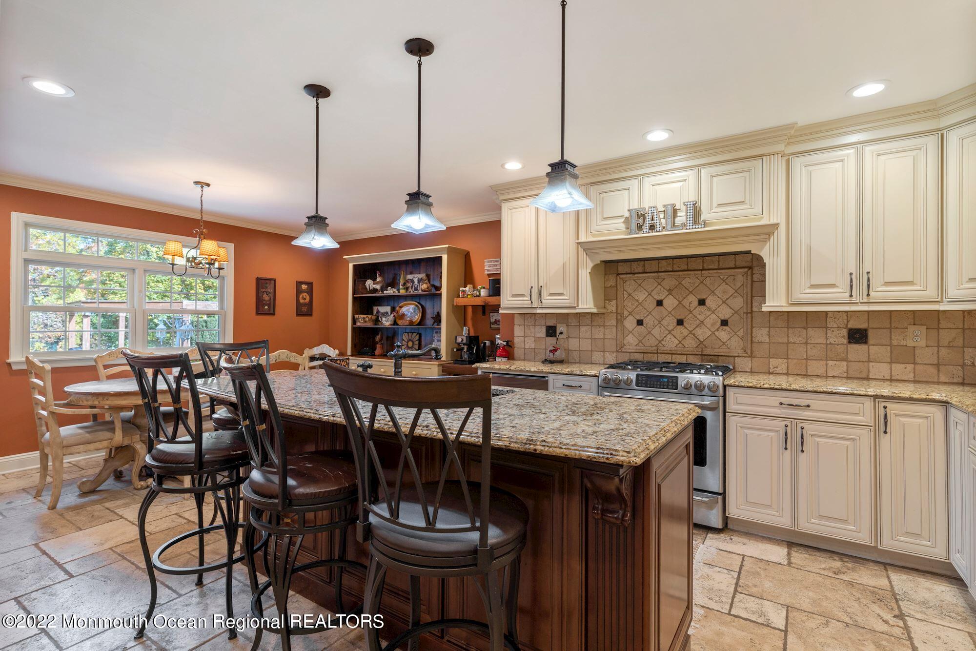 33 Wyckham Road Tinton Falls, NJ 07724 - Photo 6 of 41 008_33_WYCKHAM_ROAD_400419_748920