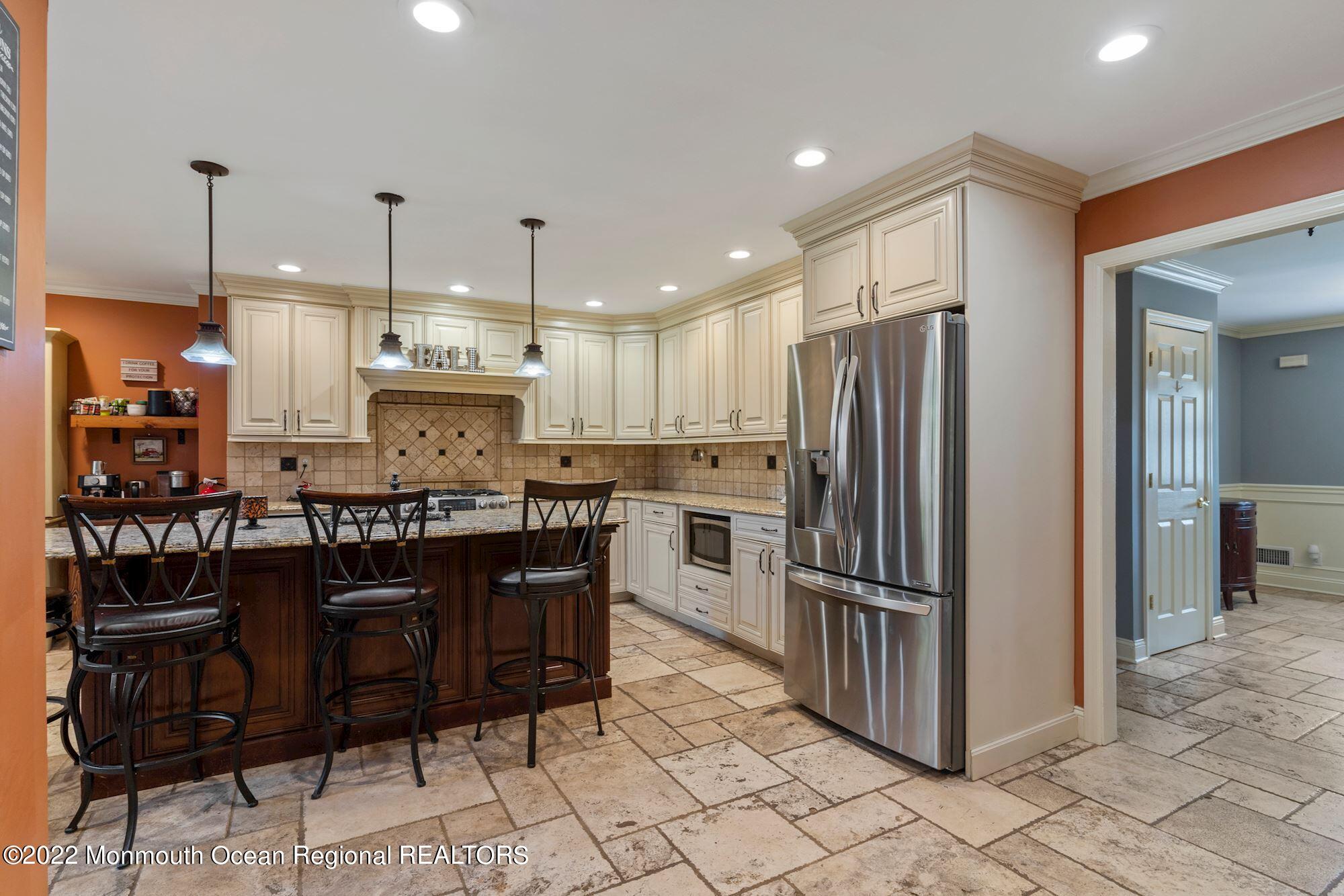 33 Wyckham Road Tinton Falls, NJ 07724 - Photo 7 of 41 007_33_WYCKHAM_ROAD_400419_748920