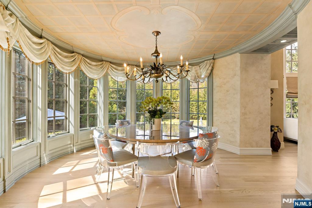 23 Hunter Ridge Woodcliff Lake, NJ 07677 - Photo 15 of 49