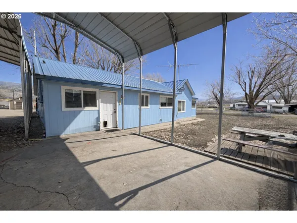 $249,000 | 90 Adams Street West, Huntington, OR 97907