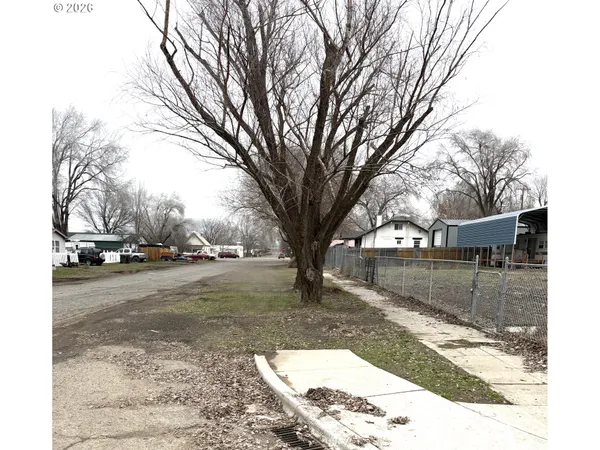 $249,000 | 90 Adams Street West, Huntington, OR 97907