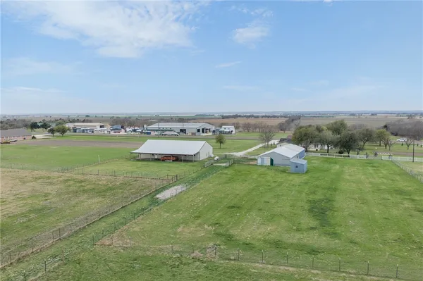 $700,000 | 2042 Highway 77, Lott, TX 76656