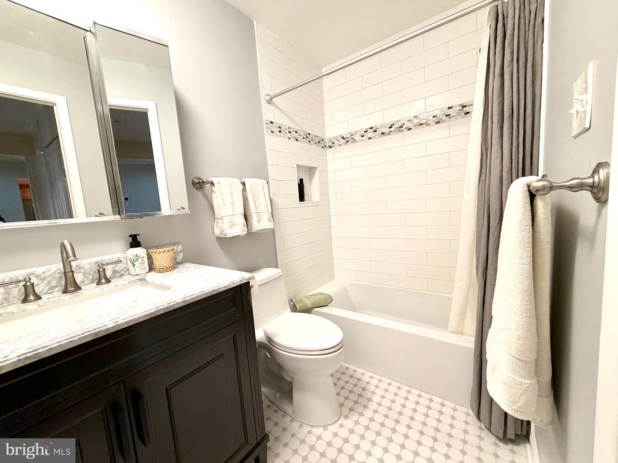 513 Old Forge Crossing, Unit 513 Wayne, PA 19087 - Photo 13 of 22 Full Bath