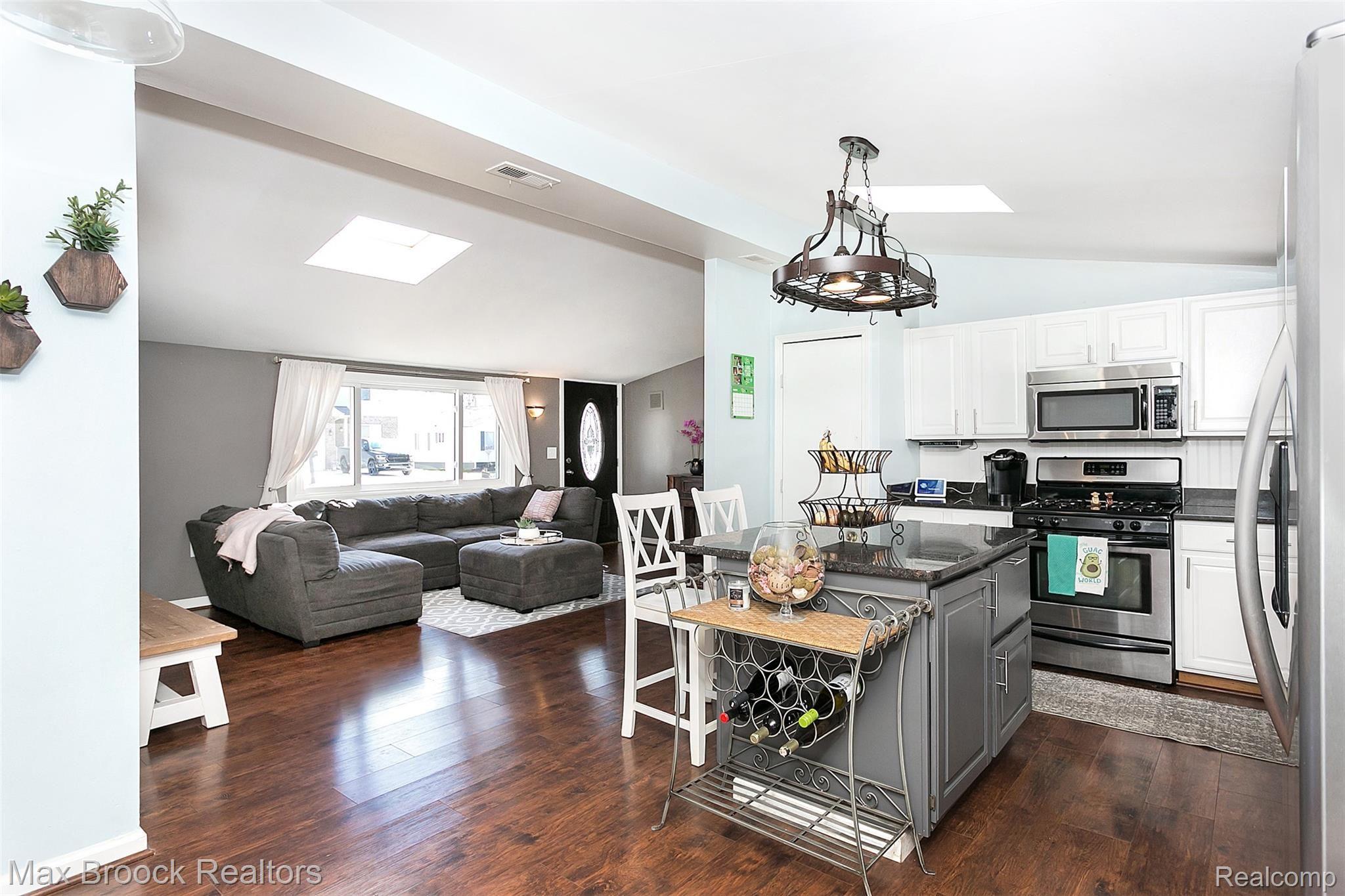 3718 Dearborn Avenue Rochester, MI 48309 - Photo 7 of 36 Dearborn-6.jpg