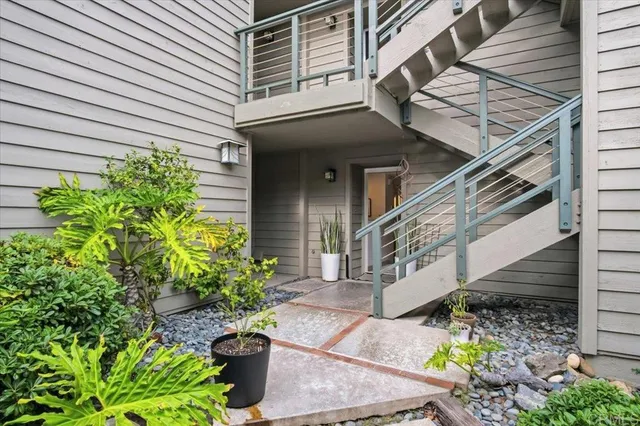 $1,670,000 | 940 Sealane Drive, Unit 3, Encinitas, CA 92024