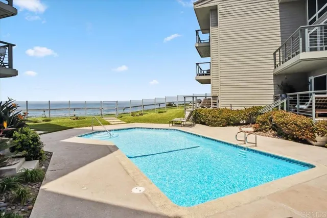 $1,670,000 | 940 Sealane Drive, Unit 3, Encinitas, CA 92024