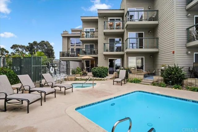 $1,670,000 | 940 Sealane Drive, Unit 3, Encinitas, CA 92024